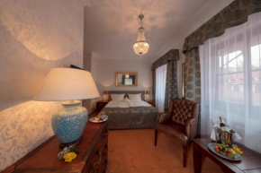 Отель The Lakeside - Burghotel zu Strausberg  Штраусберг